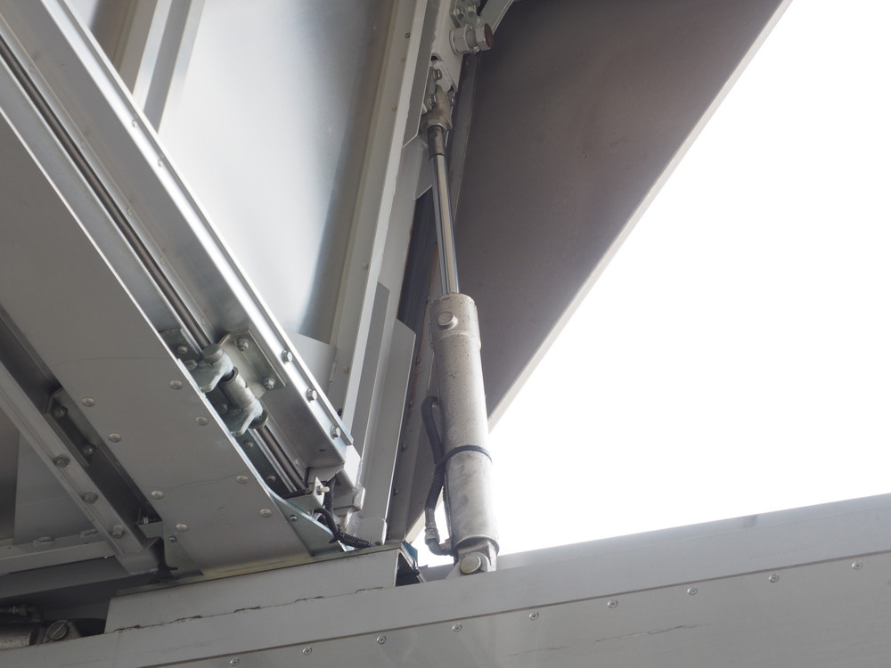 日野 グランドプロフィア ウイング車 大型 QKG-FW1EXBG 年式 H24[写真13]