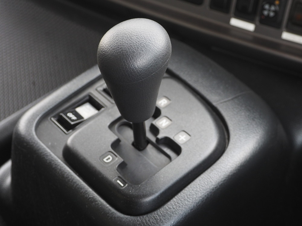 日野 グランドプロフィア ウイング車 大型 QKG-FW1EXBG 年式 H24[写真39]