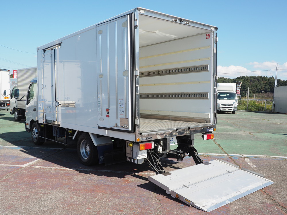 日野 デュトロ 冷凍バン 小型 TKG-XZU710M 年式 H28[写真24]