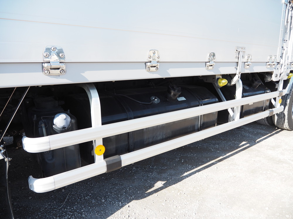 いすゞ ギガ ウイング車 大型 LKG-CYJ77A 年式 H22[写真16]