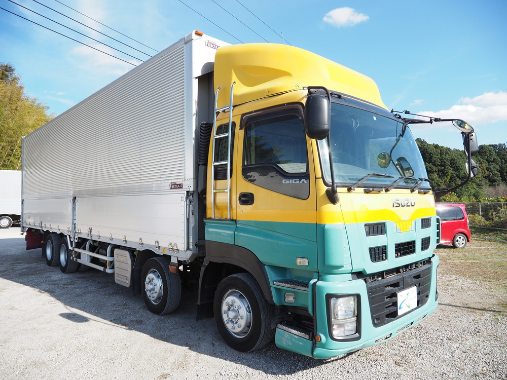 いすゞ ギガ ウイング車 大型 LKG-CYJ77A 年式 H22[写真05]