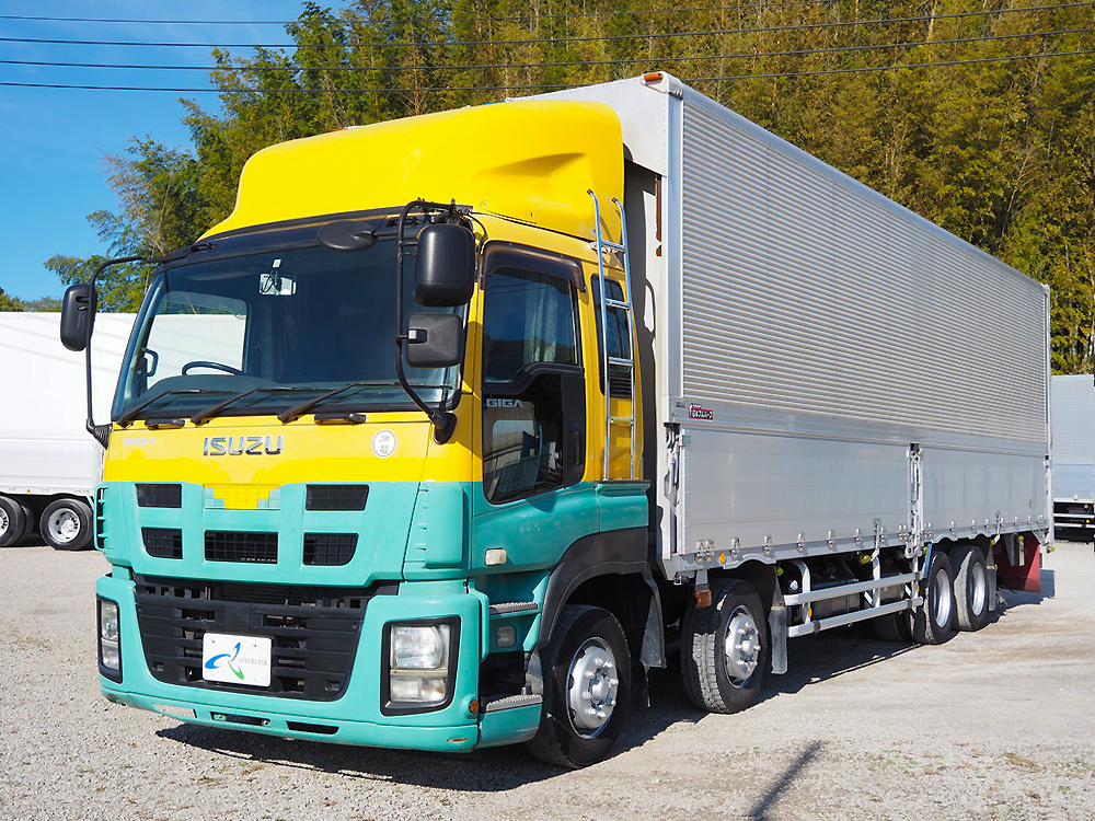 いすゞ ギガ ウイング車 大型 LKG-CYJ77A 年式 H22[写真01]