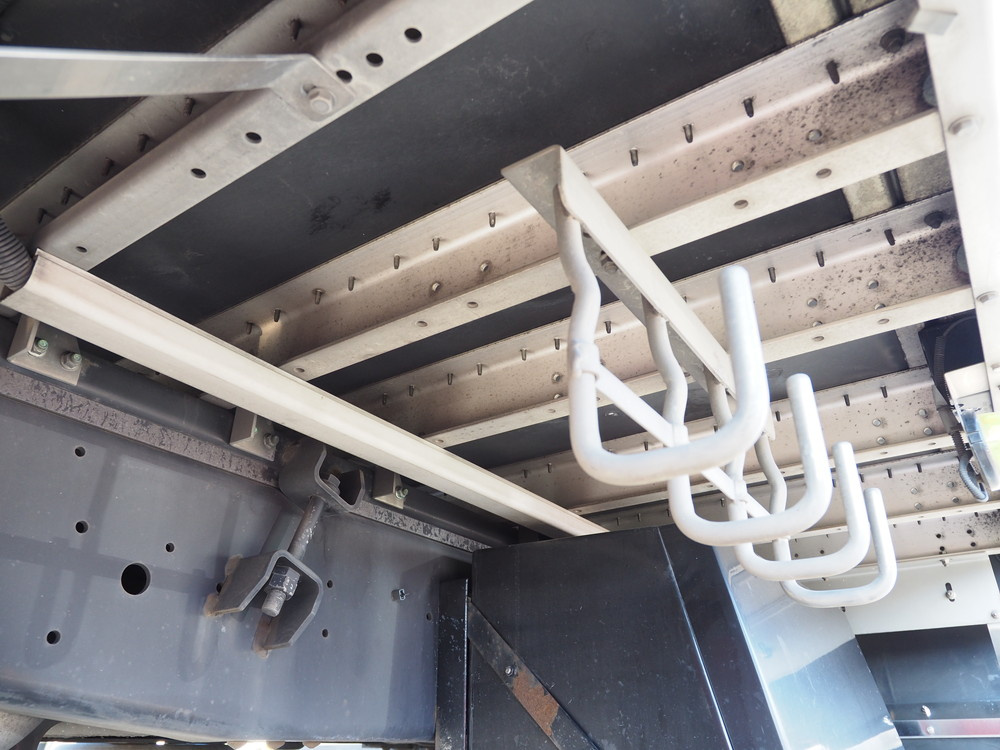 いすゞ ギガ ウイング車 大型 LKG-CYJ77A 年式 H22[写真54]