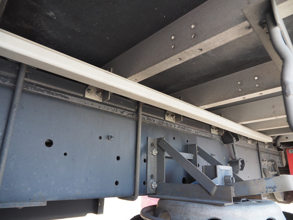 いすゞ ギガ ウイング車 大型 LKG-CYJ77A 年式 H22[写真56]