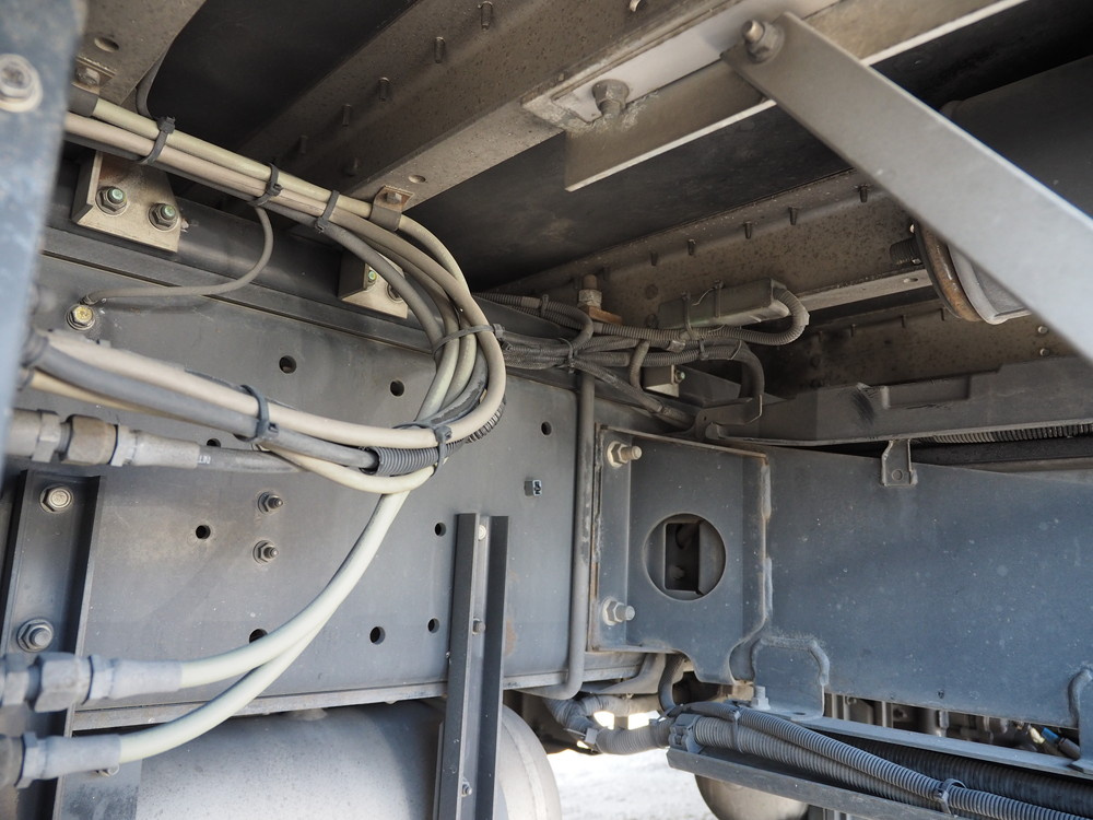 いすゞ ギガ ウイング車 大型 LKG-CYJ77A 年式 H22[写真53]