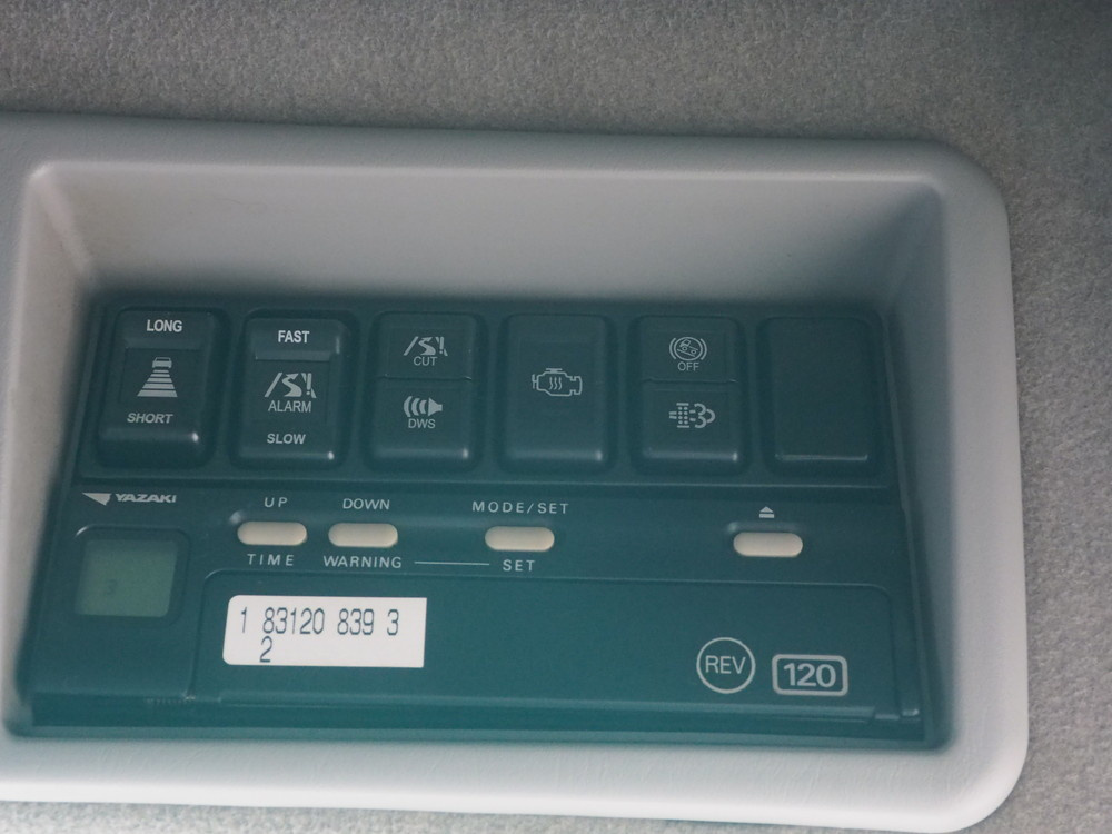 いすゞ ギガ 冷凍ウイング 大型 QKG-CYJ77A 年式 H26[写真41]