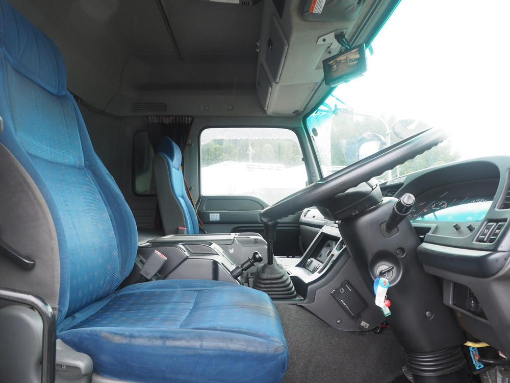 いすゞ ギガ 冷凍ウイング 大型 QKG-CYJ77A 年式 H26[写真36]