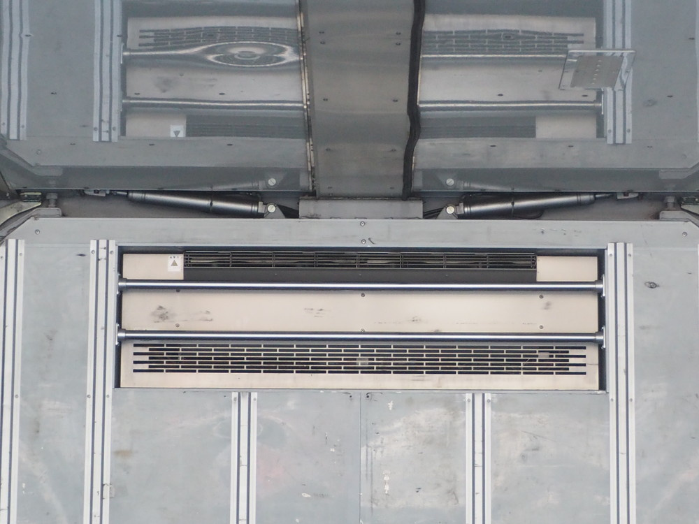 いすゞ ギガ 冷凍ウイング 大型 QKG-CYJ77A 年式 H26[写真29]