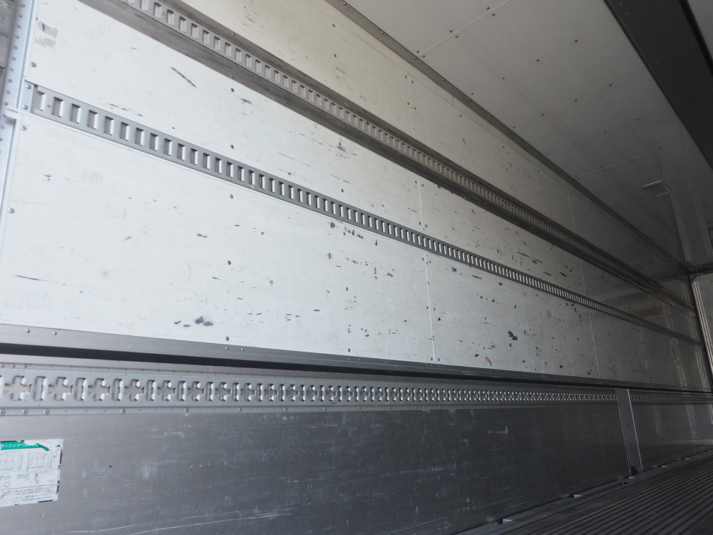 いすゞ ギガ 冷凍ウイング 大型 QKG-CYJ77A 年式 H26[写真30]