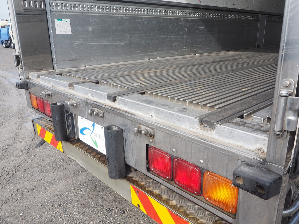 いすゞ ギガ 冷凍ウイング 大型 QKG-CYJ77A 年式 H26[写真33]