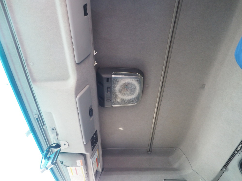 いすゞ ギガ 冷凍ウイング 大型 QKG-CYJ77A 年式 H26[写真47]