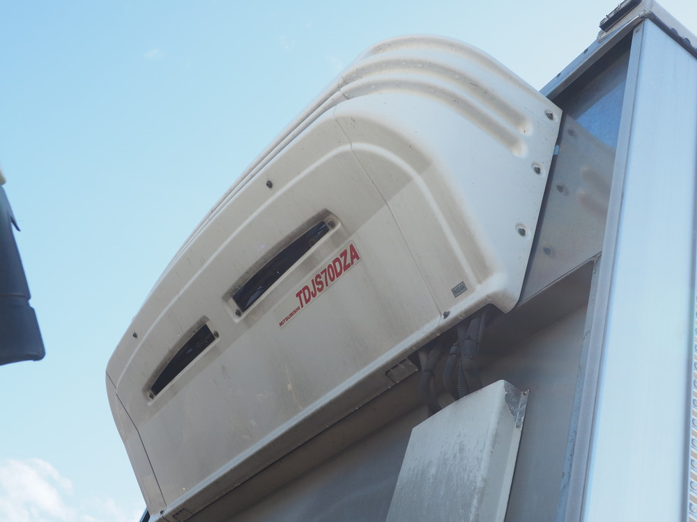 いすゞ ギガ 冷凍ウイング 大型 QKG-CYJ77A 年式 H26[写真16]