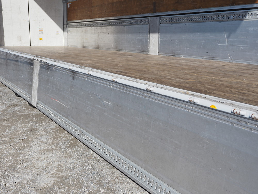 いすゞ ギガ ウイング車 大型 QKG-CYJ77A 年式 H26[写真24]