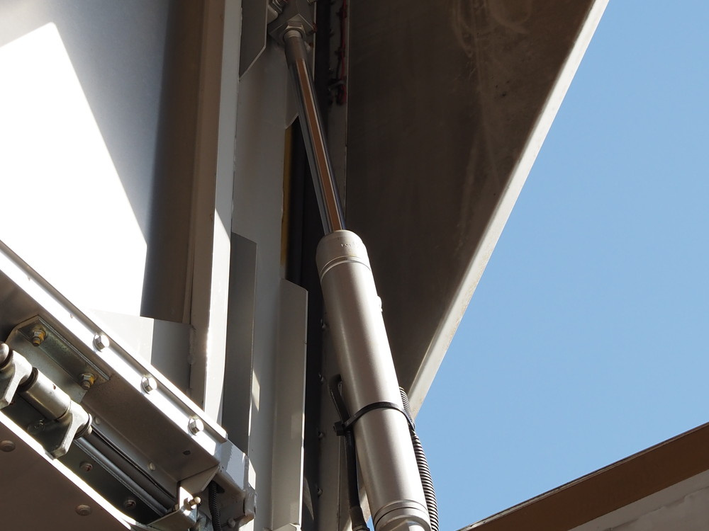 いすゞ ギガ ウイング車 大型 QKG-CYJ77A 年式 H26[写真14]