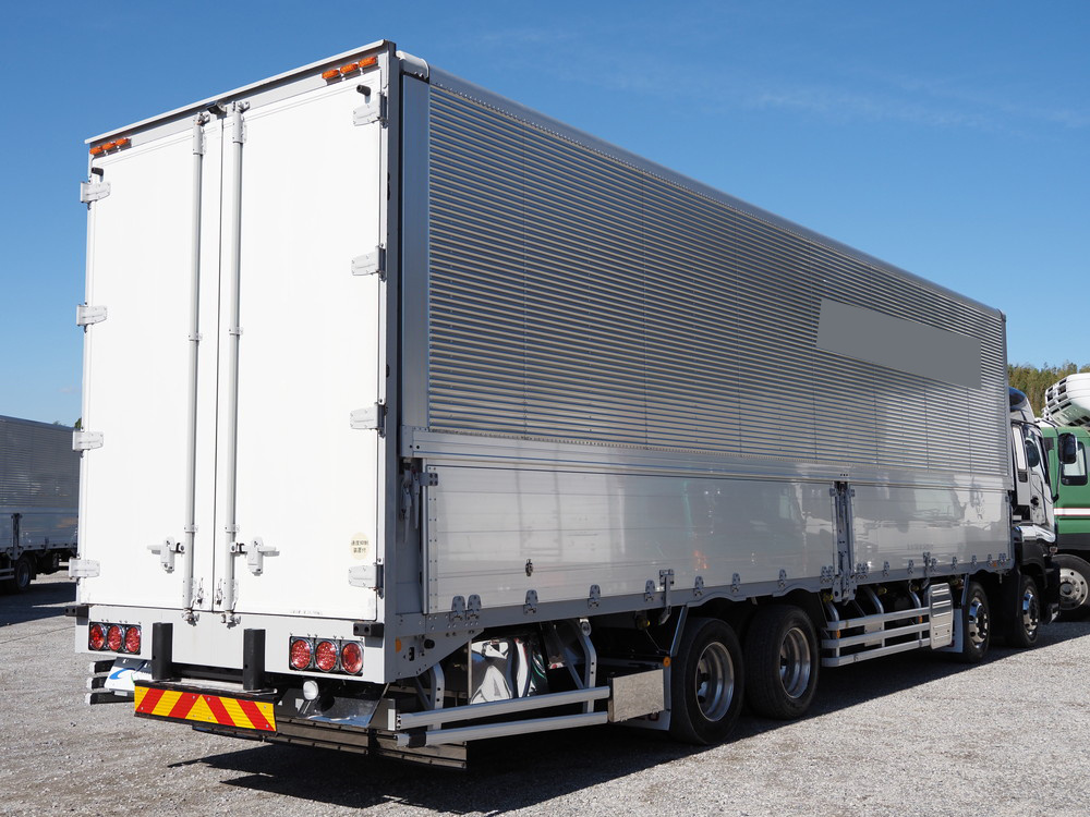 いすゞ ギガ ウイング車 大型 QKG-CYJ77A 年式 H26[写真05]