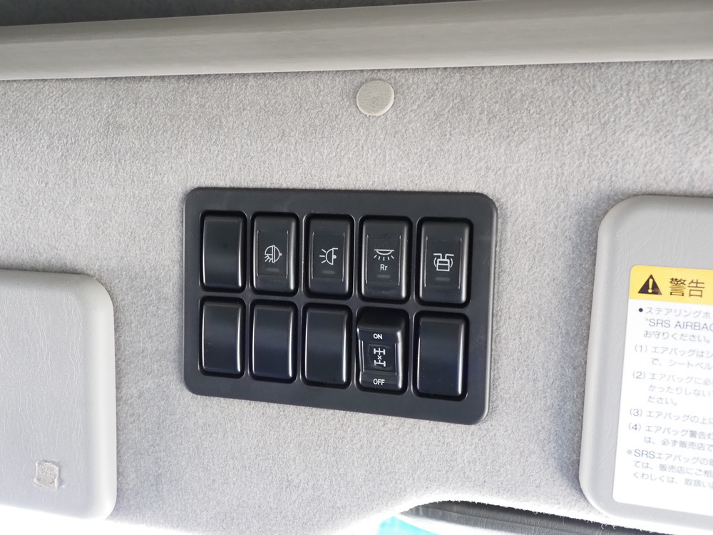 いすゞ ギガ ウイング車 大型 QKG-CYJ77A 年式 H26[写真48]