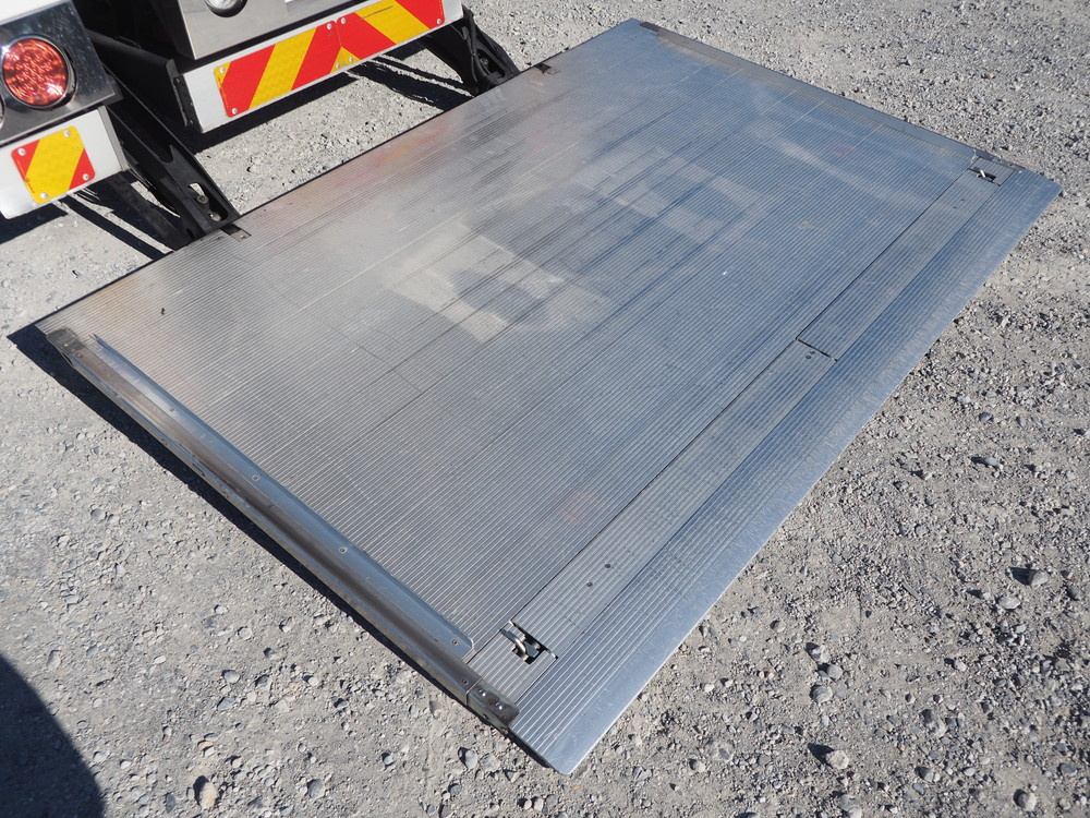 いすゞ フォワード ウイング車 中型 TKG-FRR90T2 年式 H26[写真33]