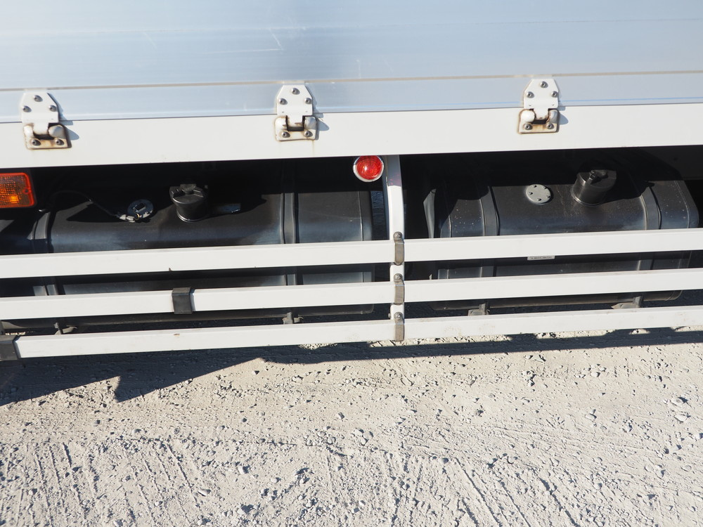 いすゞ ギガ 冷凍ウイング 大型 PKG-CYJ77W8 年式 H21[写真17]