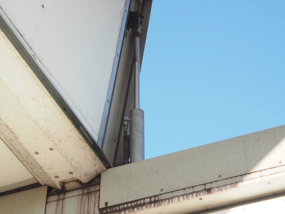 いすゞ ギガ 冷凍ウイング 大型 PKG-CYJ77W8 年式 H21[写真20]