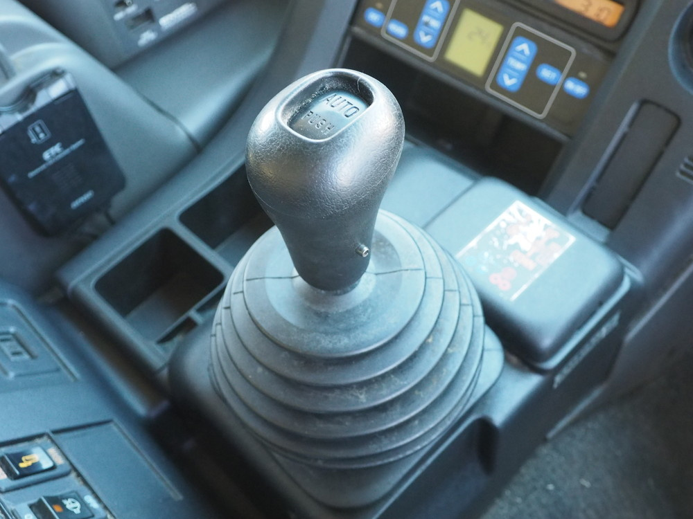 いすゞ ギガ 冷凍ウイング 大型 PKG-CYJ77W8 年式 H21[写真26]