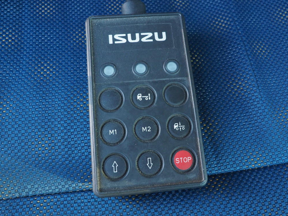 いすゞ ギガ 冷凍ウイング 大型 PKG-CYJ77W8 年式 H21[写真28]