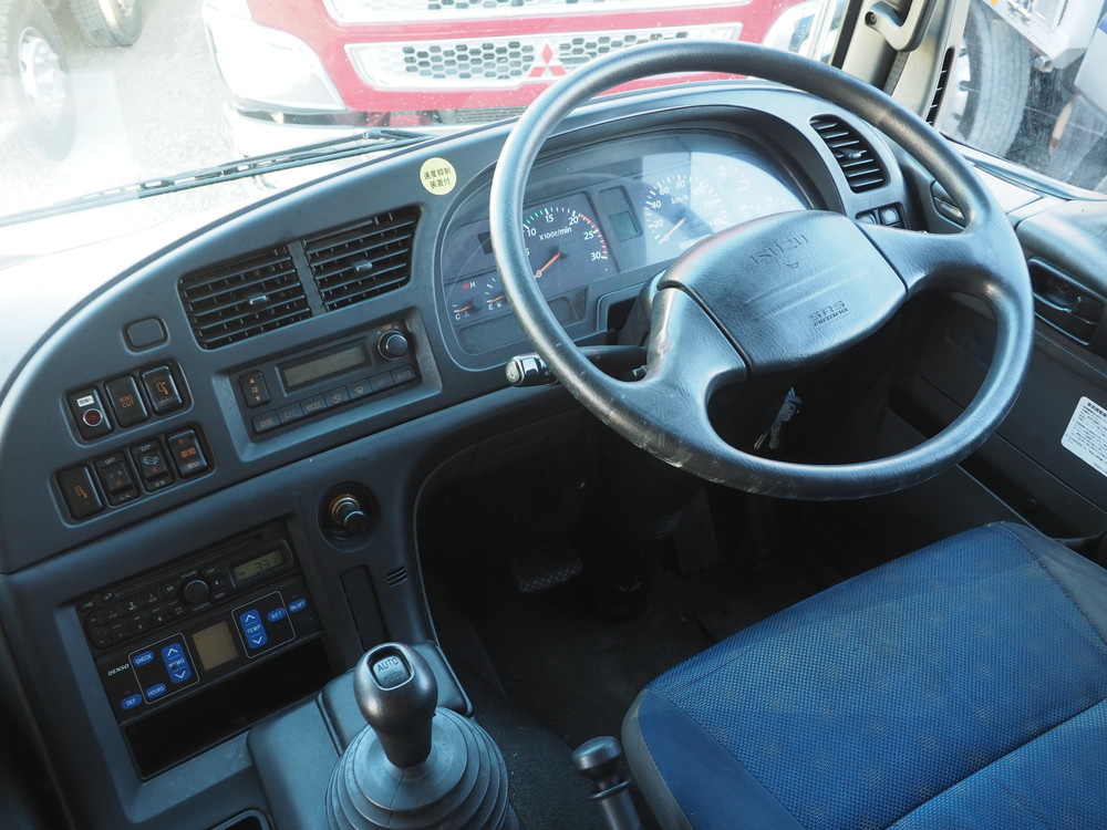 いすゞ ギガ 冷凍ウイング 大型 PKG-CYJ77W8 年式 H21[写真24]