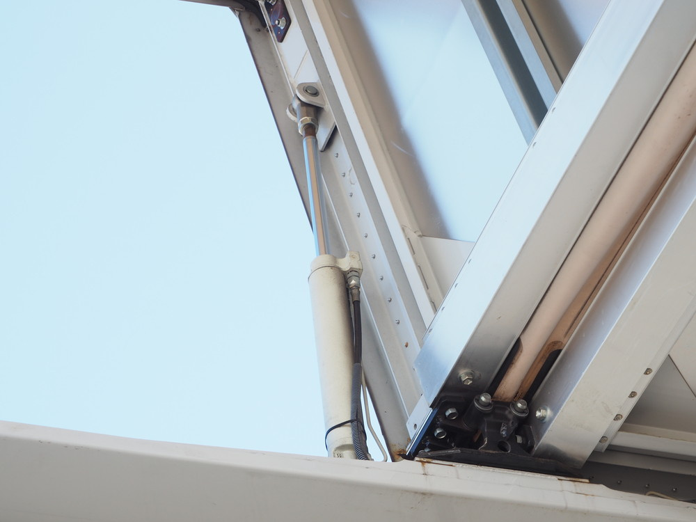 日野 グランドプロフィア ウイング車 大型 QKG-FW1EXBG 年式 H24[写真12]