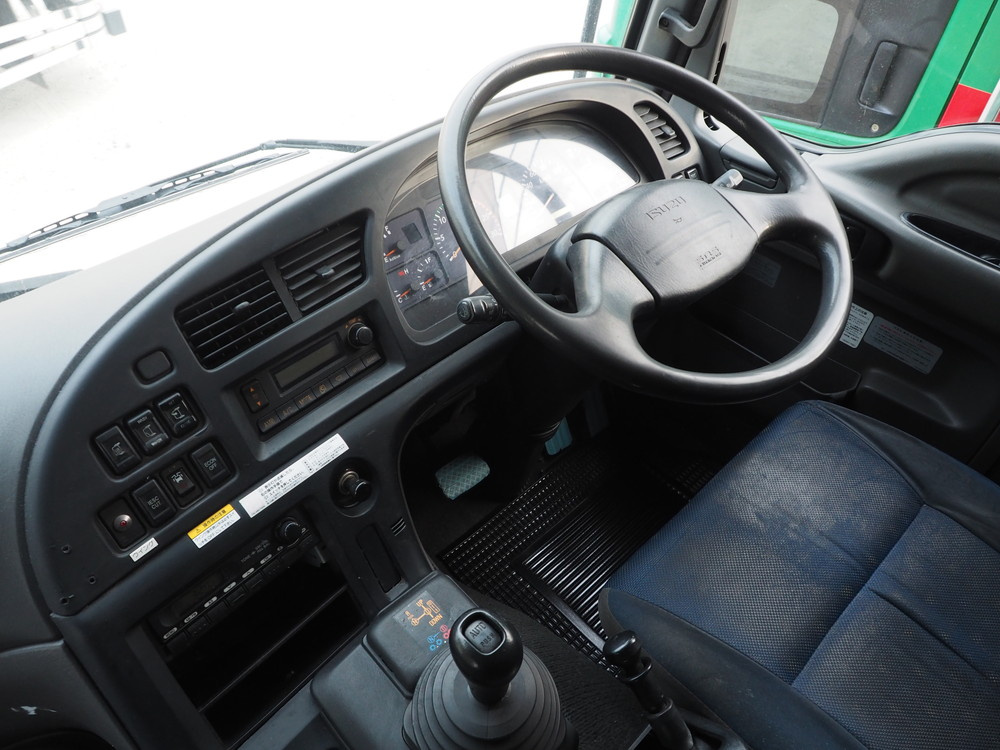 いすゞ ギガ ウイング車 大型 LKG-CYJ77A 年式 H22[写真36]