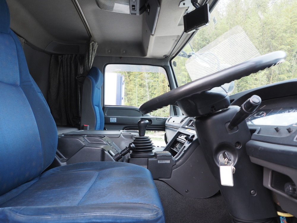 いすゞ ギガ ウイング車 大型 LKG-CYJ77A 年式 H22[写真35]