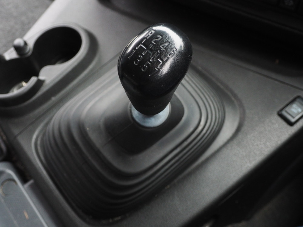 いすゞ ギガ 冷凍ウイング 大型 QKG-CYJ77B 年式 H28[写真25]