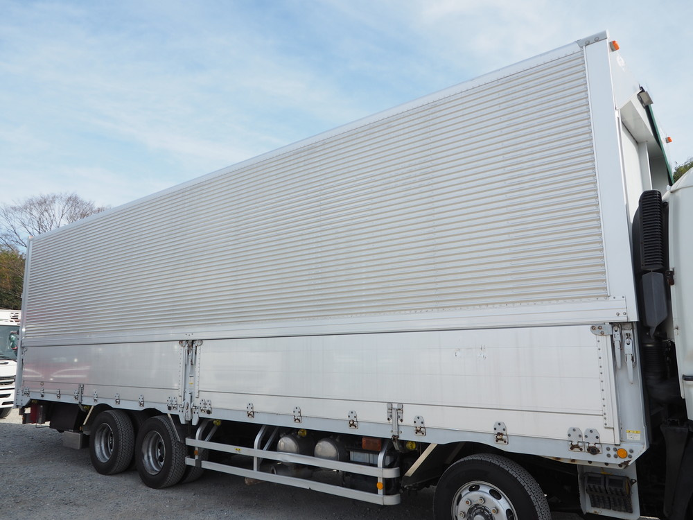 いすゞ ギガ ウイング車 大型 PDG-CYJ77W8 年式 H21[写真08]