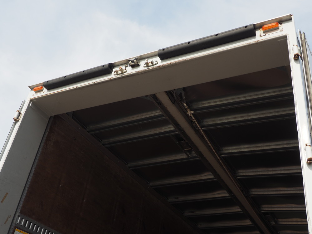 いすゞ ギガ ウイング車 大型 PDG-CYJ77W8 年式 H21[写真27]