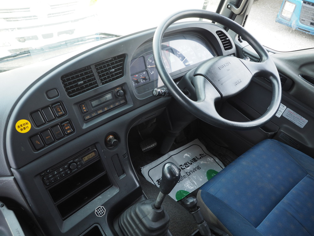 いすゞ ギガ ウイング車 大型 PDG-CYJ77W8 年式 H21[写真32]