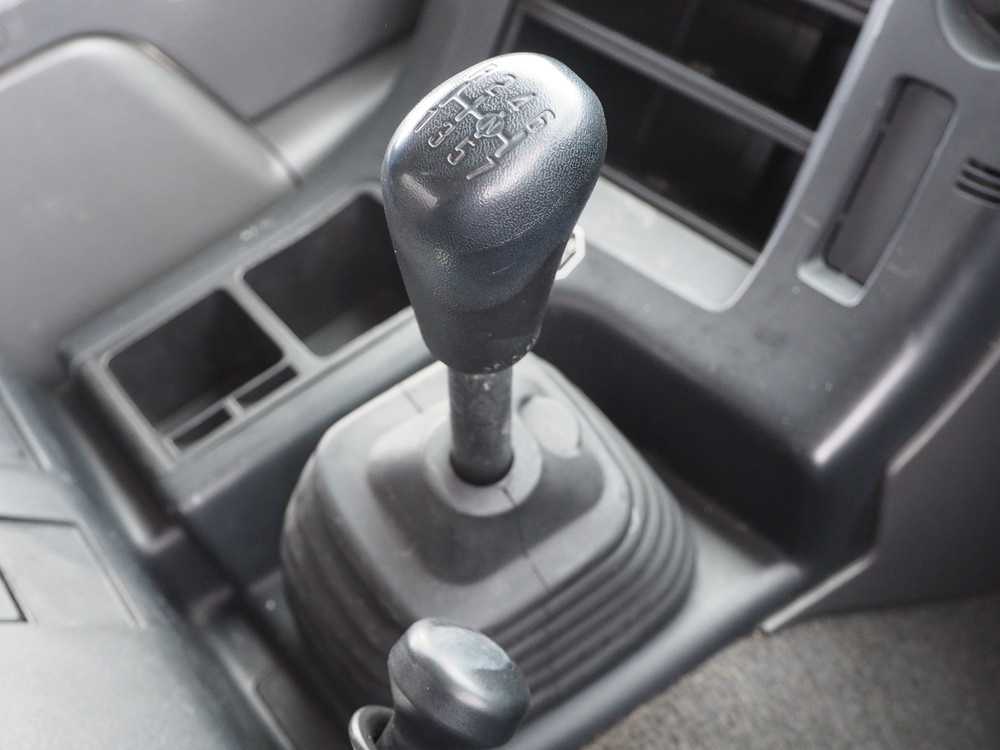 いすゞ ギガ ウイング車 大型 PDG-CYJ77W8 年式 H21[写真34]