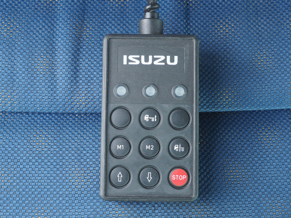 いすゞ ギガ ウイング車 大型 PDG-CYJ77W8 年式 H21[写真39]