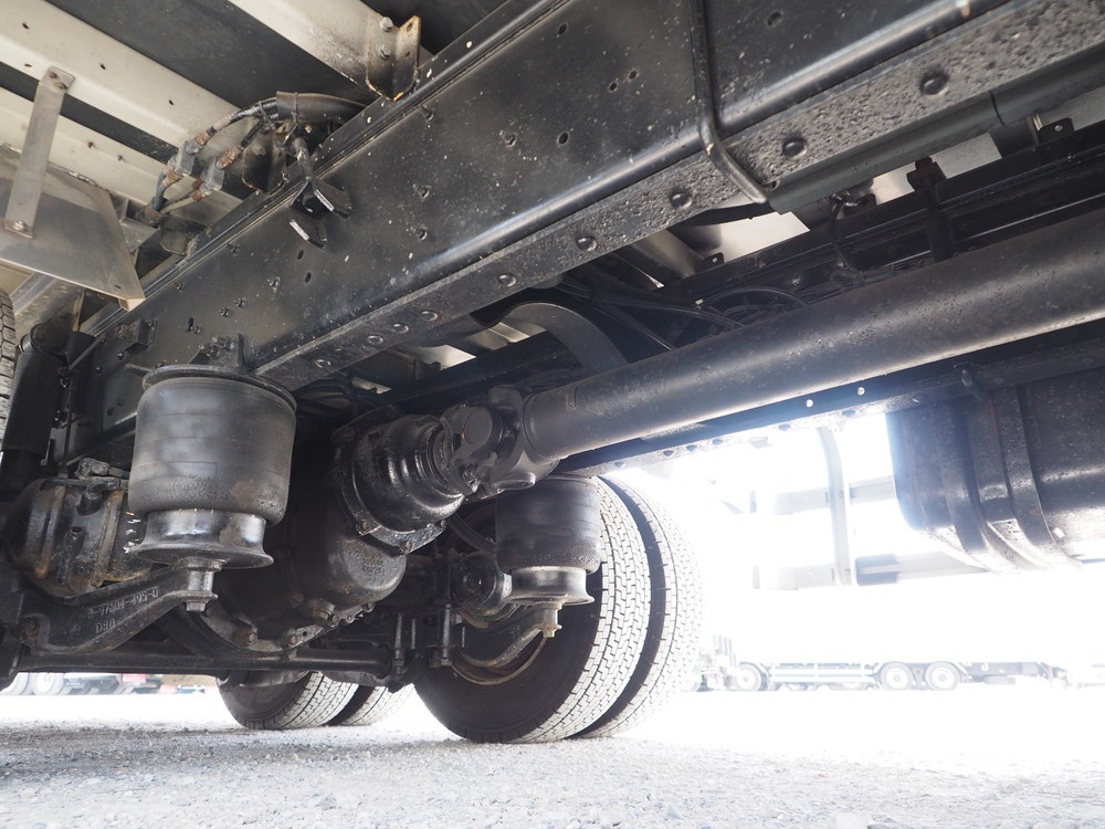 いすゞ ギガ ウイング車 大型 PDG-CYJ77W8 年式 H21[写真44]