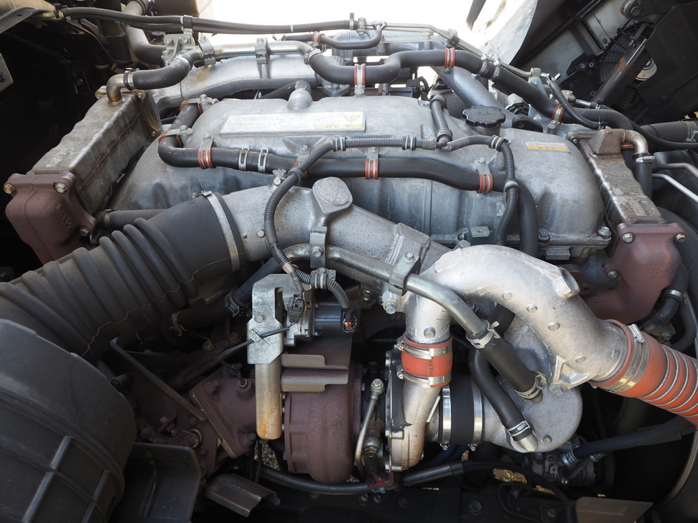 いすゞ ギガ 冷凍ウイング 大型 QKG-CYJ77B 年式 H28[写真42]