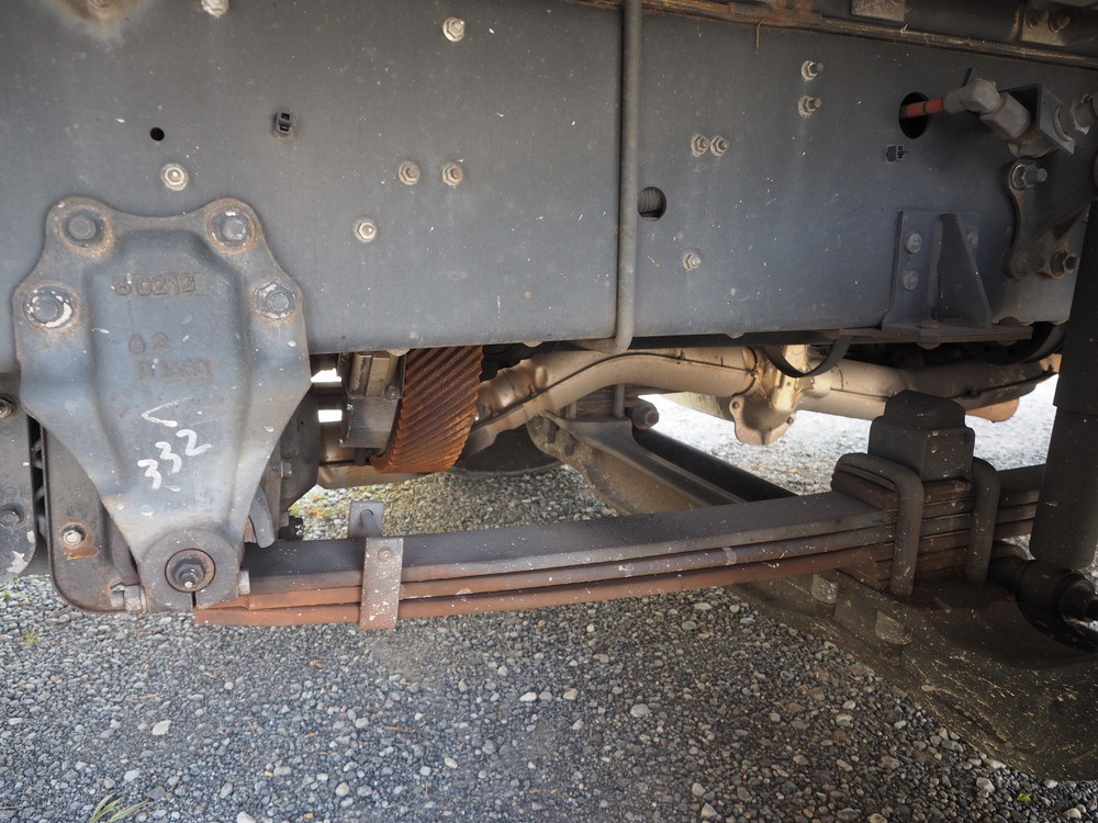 いすゞ ギガ 冷凍ウイング 大型 QKG-CYJ77B 年式 H28[写真33]