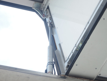 いすゞ ギガ 冷凍ウイング 大型 QKG-CYJ77A 年式 H26 [写真15]