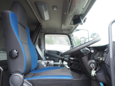 いすゞ ギガ 冷凍ウイング 大型 QKG-CYJ77B 年式 H28 [写真20]