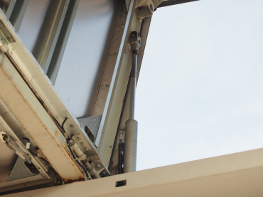 いすゞ ギガ ウイング車 大型 PDG-CYJ77W8 年式 H21 [写真17]