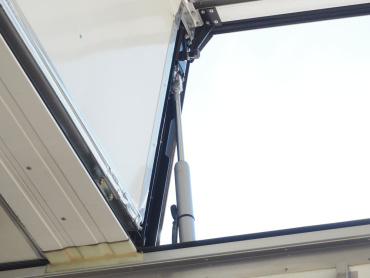 いすゞ ギガ 冷凍ウイング 大型 QKG-CYJ77B 年式 H28 [写真12]