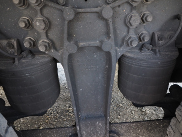 いすゞ ギガ 冷凍ウイング 大型 QKG-CYJ77B 年式 H28 [写真32]