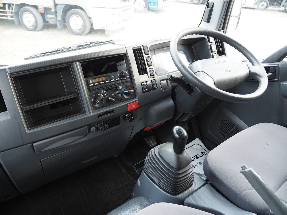 いすゞ エルフ バン車 小型 TKG-NLR85AN 年式 H26[写真21]