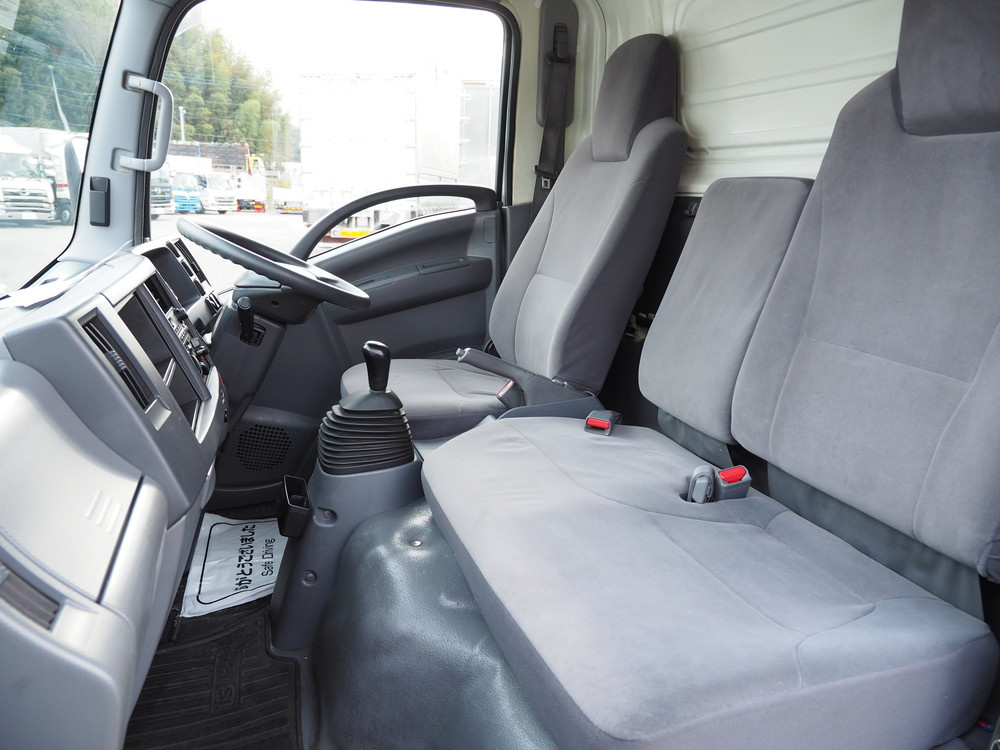 いすゞ エルフ バン車 小型 TKG-NLR85AN 年式 H26[写真27]