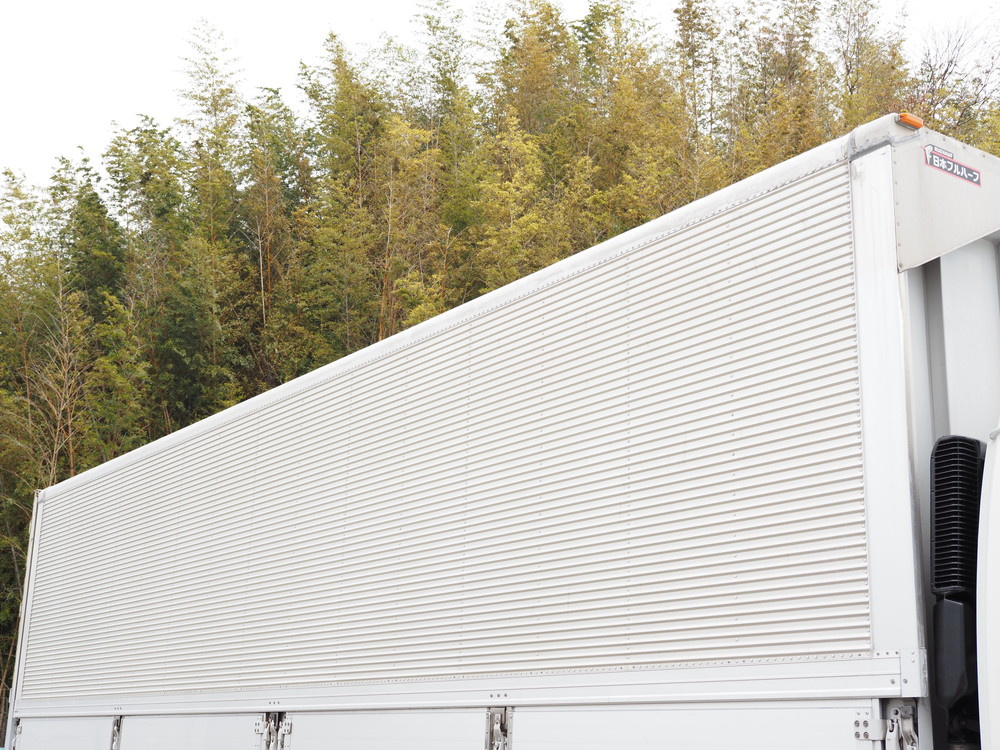 いすゞ ギガ ウイング車 大型 LKG-CYJ77A 年式 H23[写真09]