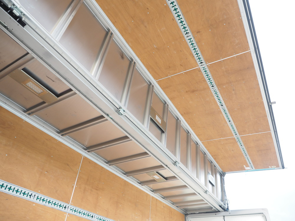 いすゞ フォワード ウイング車 中型 TKG-FRR90S2 年式 H28[写真23]