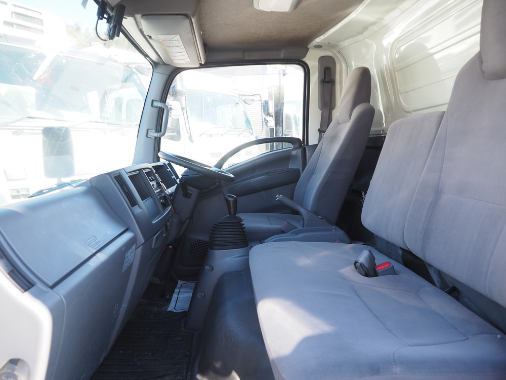 いすゞ エルフ バン車 小型 TKG-NPR85AN 年式 H25[写真32]