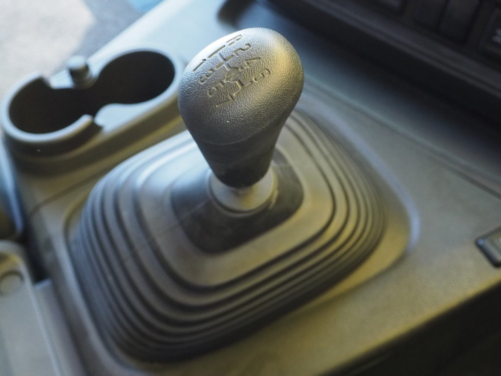 いすゞ ギガ ウイング車 大型 QKG-CYJ77B 年式 H28[写真38]