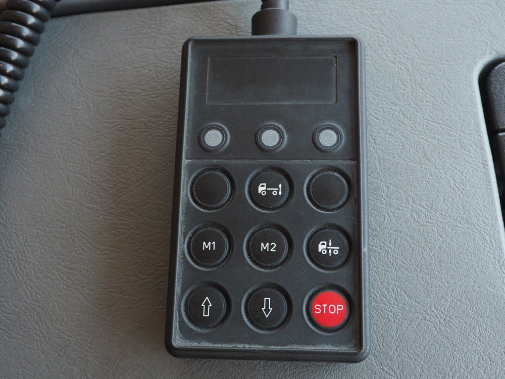 三菱ふそう スーパーグレート ウイング車 大型 QPG-FS64VZ 年式 H28[写真38]